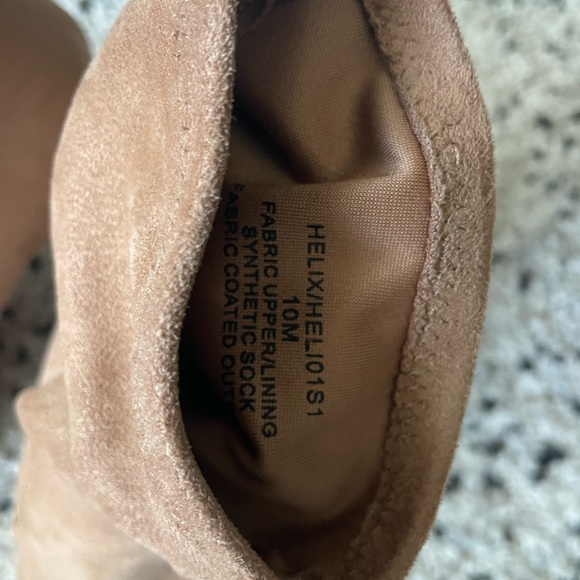 Steve Madden, size 10 slip on, tan, suede heeled boots - Picture 4 of 5